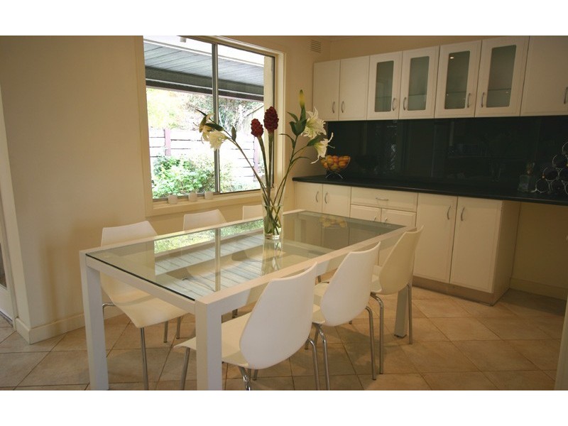 8 Sandercock Road, Crafers SA 5152