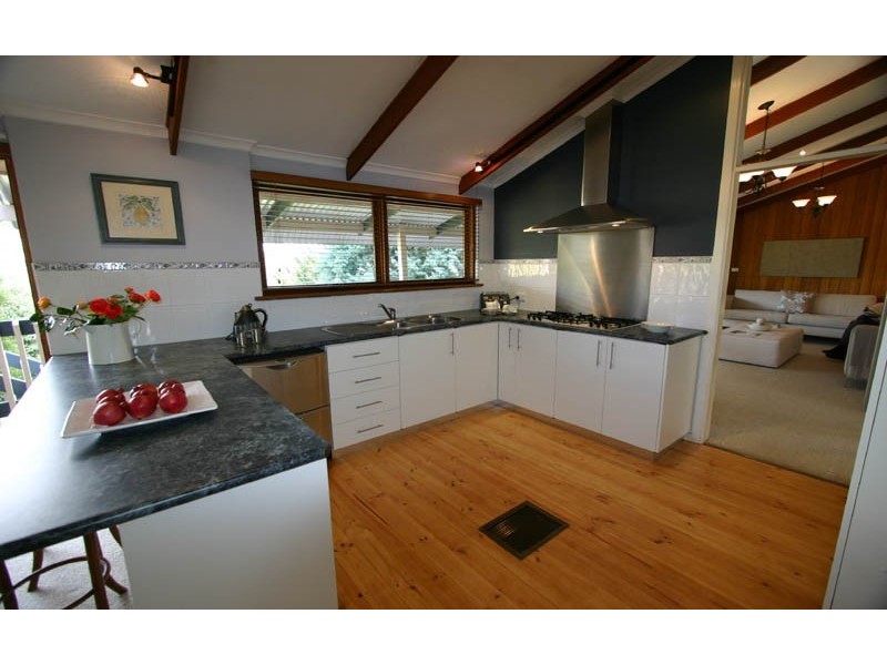 43 Sheoak Road, Crafers West SA 5152