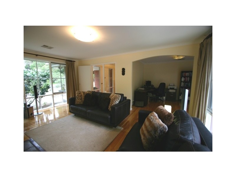 11 Hawthorn Road, Stirling SA 5152