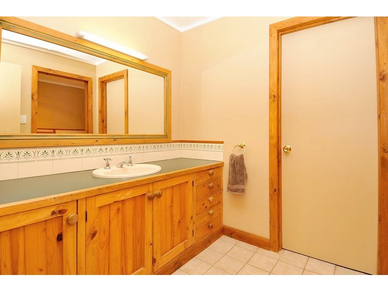 153 Upper Sturt Road (private access road), Upper Sturt SA 5156