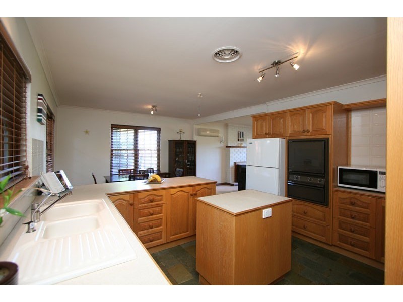 8 Glen Road, Bridgewater SA 5155