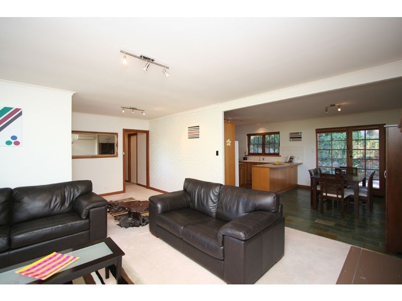 8 Glen Road, Bridgewater SA 5155