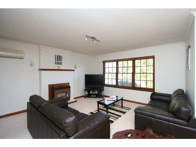 8 Glen Road, Bridgewater SA 5155