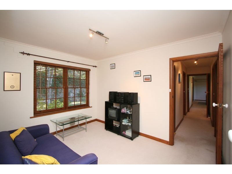 8 Glen Road, Bridgewater SA 5155