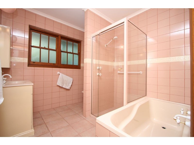 8 Glen Road, Bridgewater SA 5155