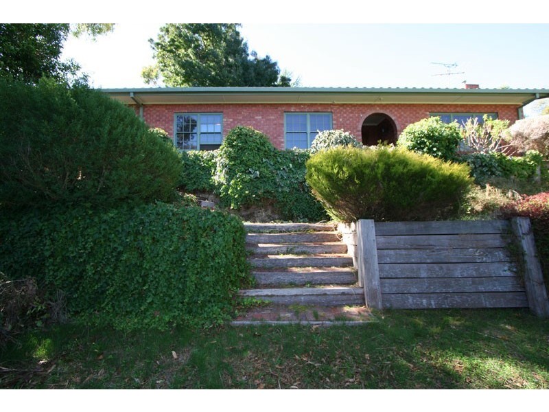 8 Glen Road, Bridgewater SA 5155