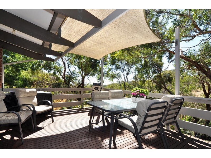 86 Emmett Road, Crafers West SA 5152