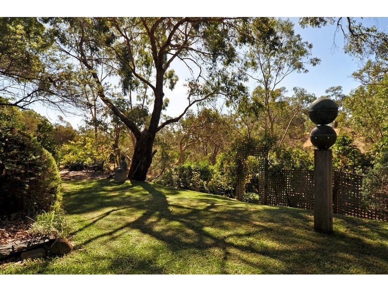 86 Emmett Road, Crafers West SA 5152