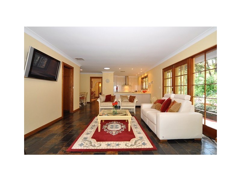 27 Avenue Road, Stirling SA 5152