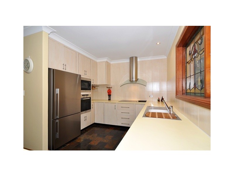 27 Avenue Road, Stirling SA 5152