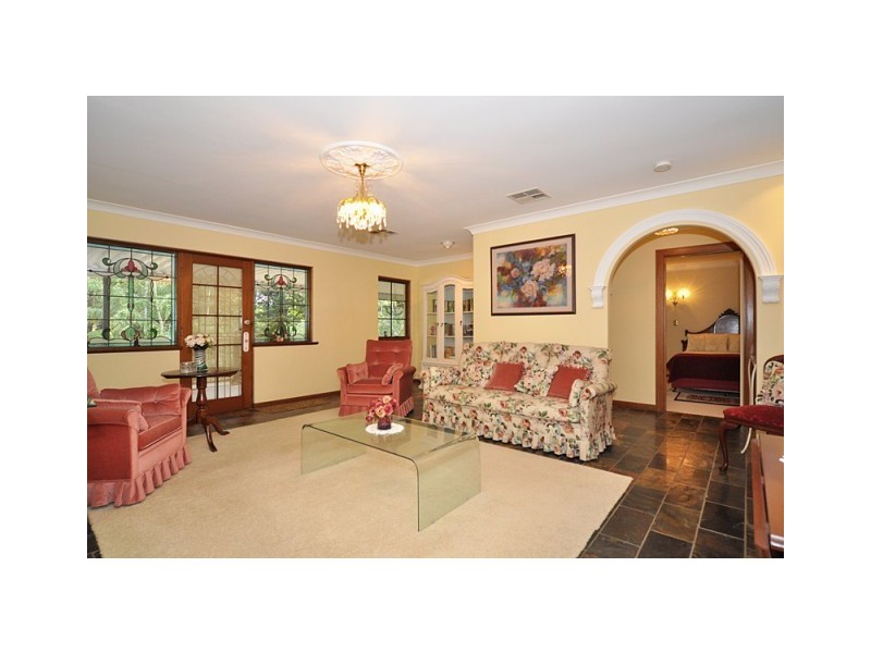 27 Avenue Road, Stirling SA 5152