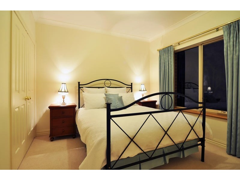 16 Rostrevor Rd, Stirling SA 5152