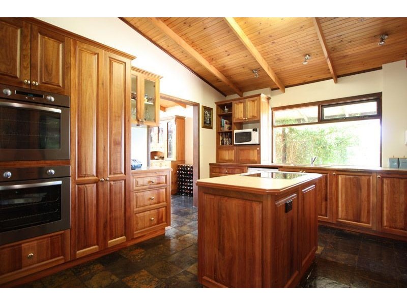2 Heather Road, Stirling SA 5152