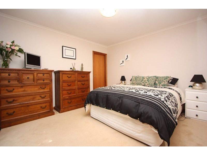 8 White Avenue, Crafers SA 5152