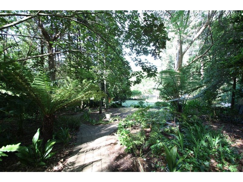 8 White Avenue, Crafers SA 5152