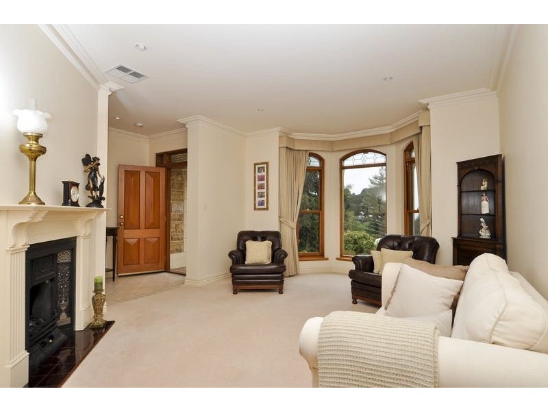 16 Rostrevor Road, Stirling SA 5152