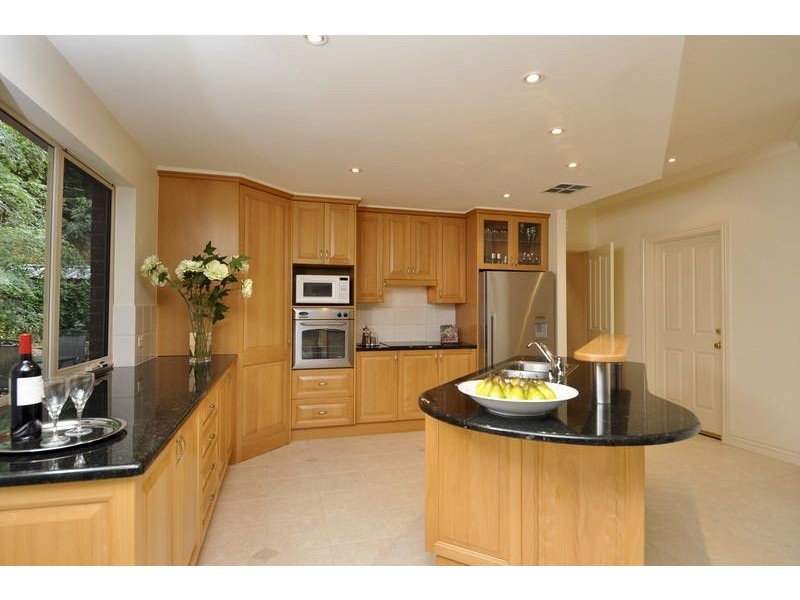 16 Rostrevor Road, Stirling SA 5152