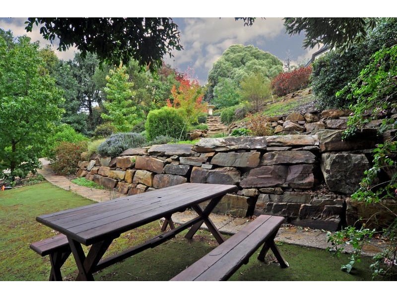 16 Rostrevor Rd, Stirling SA 5152