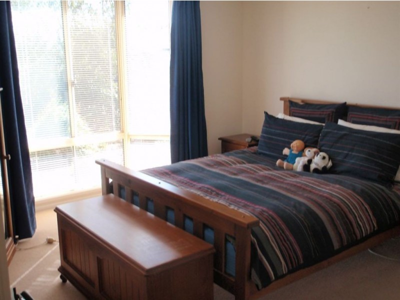 4 Bruce Close, Mount Barker SA 5251