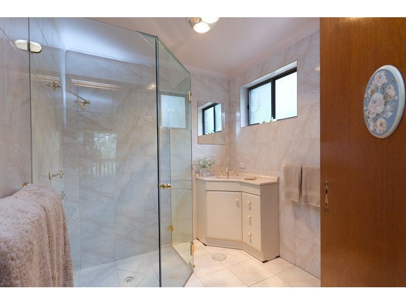 13 Lewis Avenue, Aldgate SA 5154