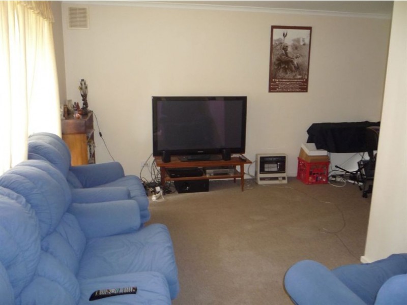 9 Oak Ave, Bridgewater SA 5155