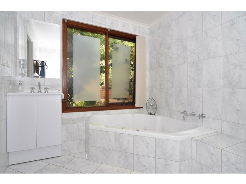 6 Bradshaw Ave, Crafers SA 5152