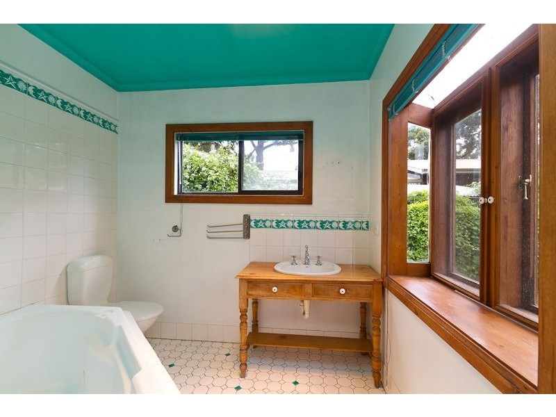 26 Railway Avenue, Bridgewater SA 5155