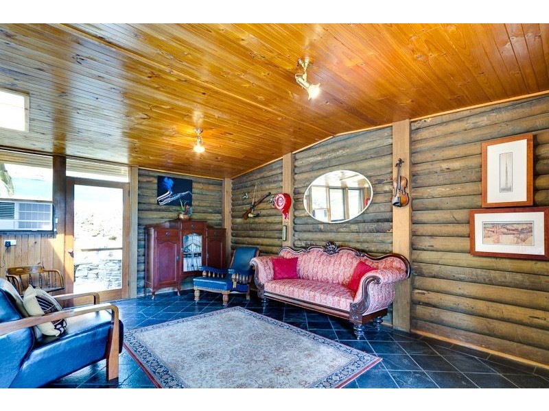 108 Emmett Road, Crafers West SA 5152