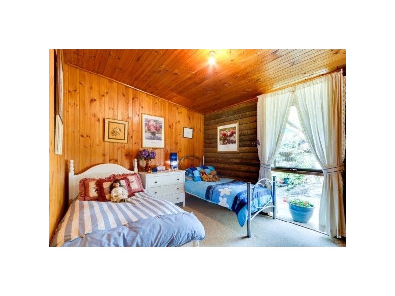 108 Emmett Road, Crafers West SA 5152