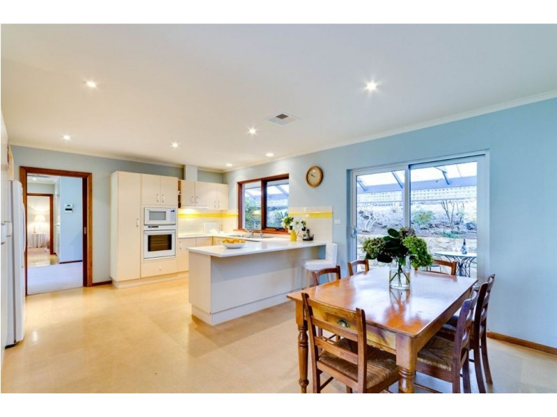 11 Kanmantoo Road, Aldgate SA 5154