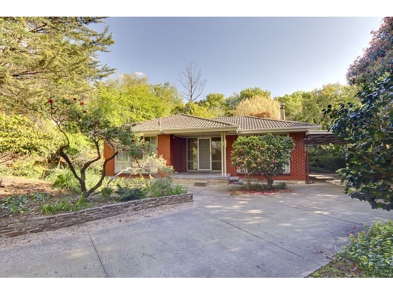 11 Hawthorn Rd, Stirling SA 5152