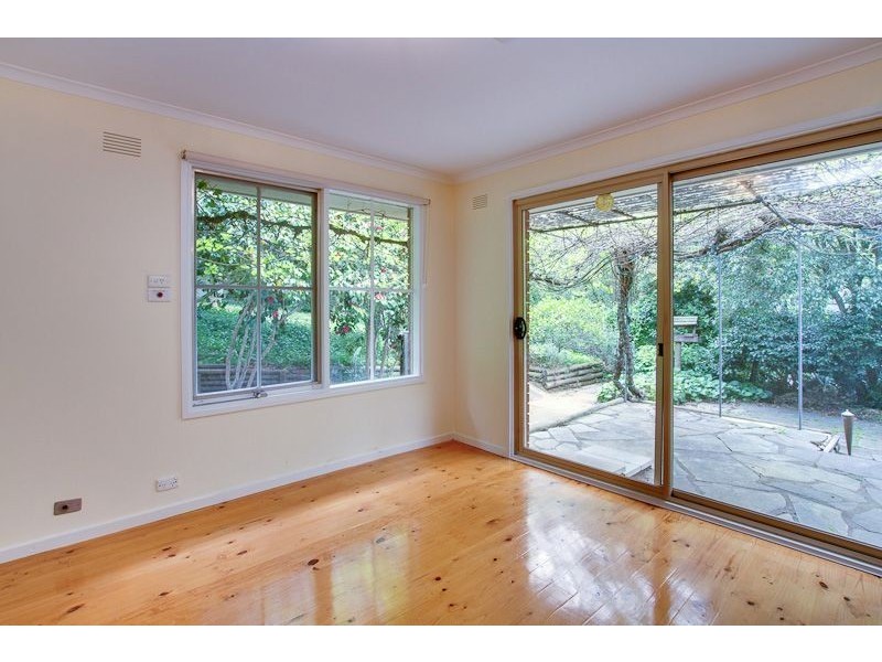 11 Hawthorn Rd, Stirling SA 5152