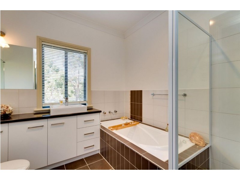 19 Renown Avenue, Crafers West SA 5152