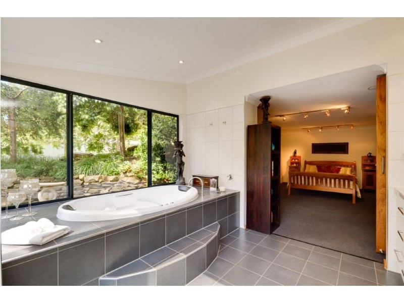 48 Badenoch Road, Carey Gully SA 5144