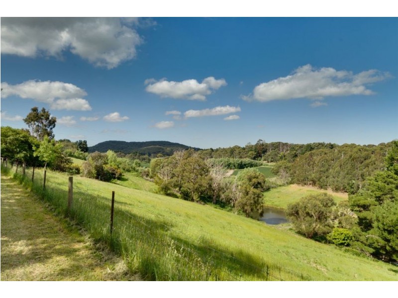 48 Badenoch Road, Carey Gully SA 5144