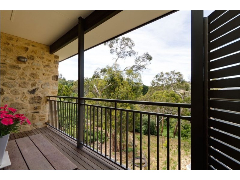 17 Renown Avenue, Crafers West SA 5152