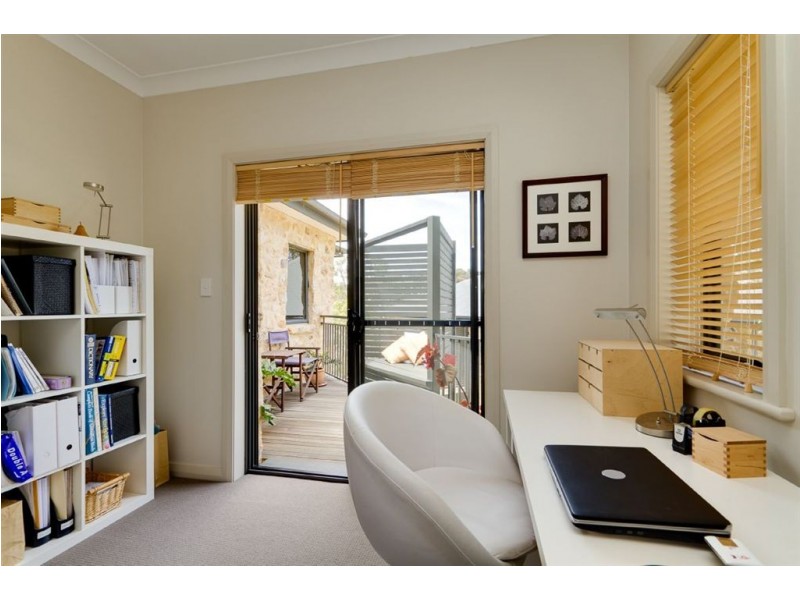 17 Renown Avenue, Crafers West SA 5152