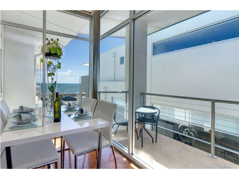 7/22 Seaview Road, West Beach SA 5024