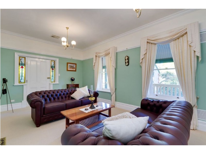 6 Sheoak Road, Crafers West SA 5152