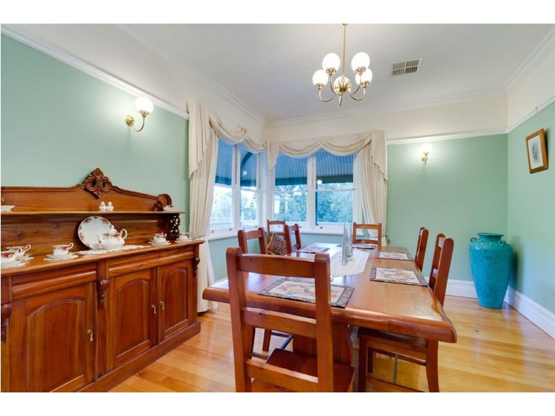 6 Sheoak Road, Crafers West SA 5152