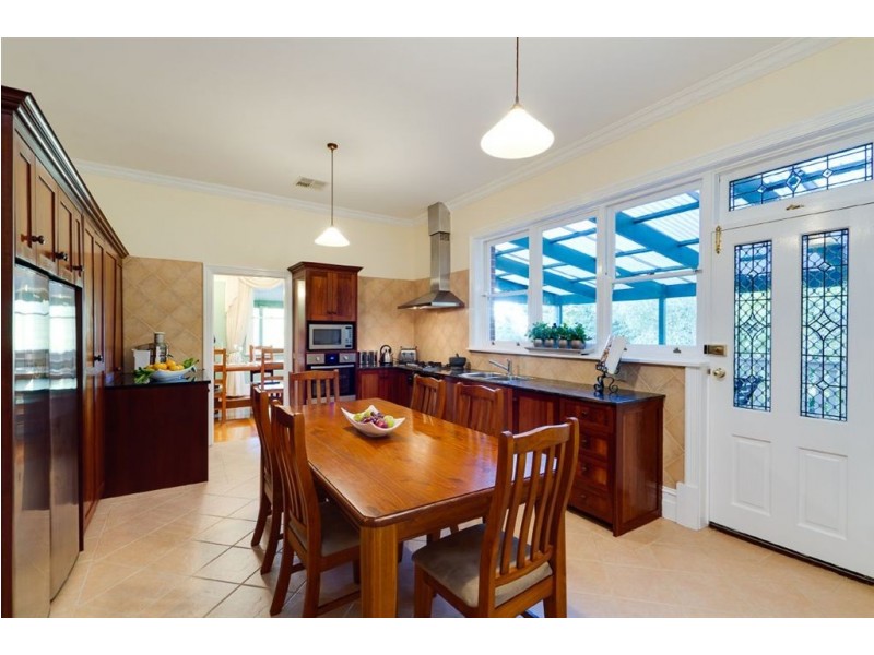 6 Sheoak Road, Crafers West SA 5152