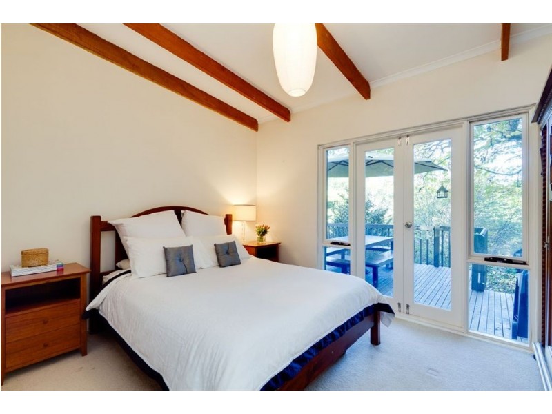 11 Fern Road, Crafers West SA 5152