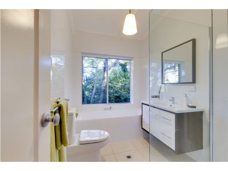 11 Fern Road, Crafers West SA 5152