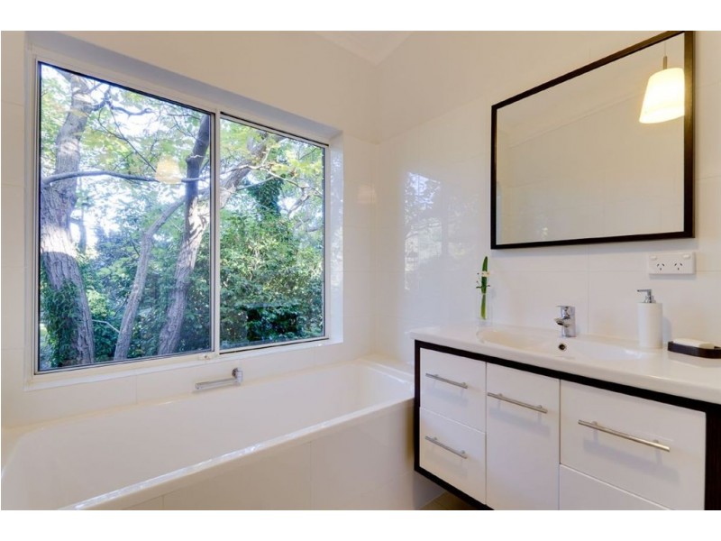 11 Fern Road, Crafers West SA 5152