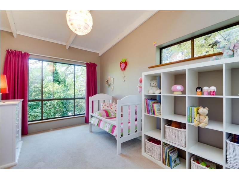 11 Fern Road, Crafers West SA 5152