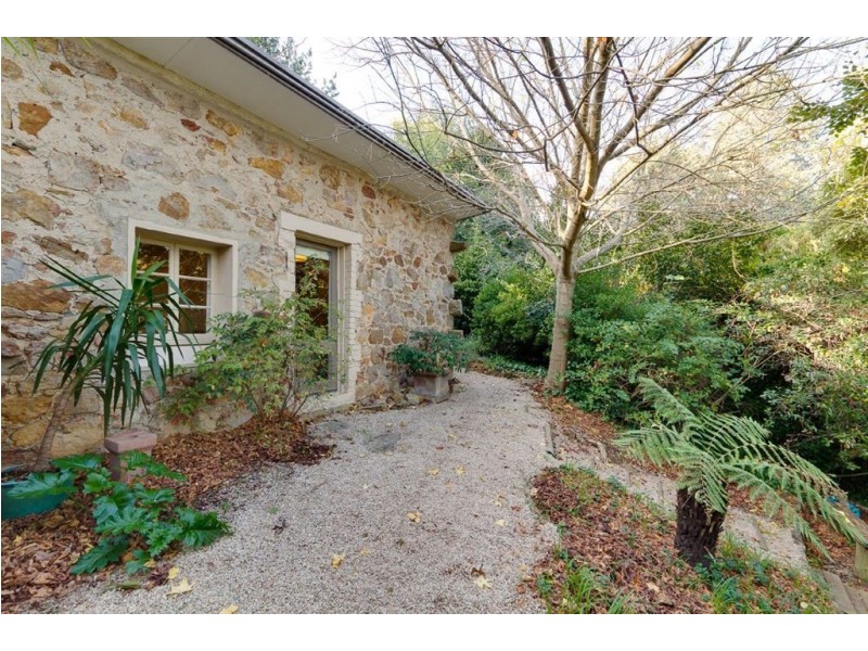 11 Fern Road, Crafers West SA 5152