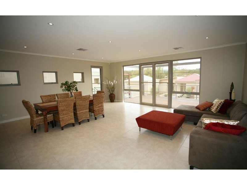 2/66 Mt Barker Road, Stirling SA 5152
