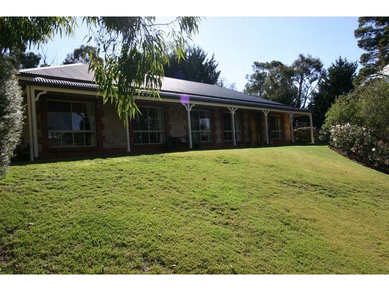 12 Rudall Avenue, Crafers SA 5152