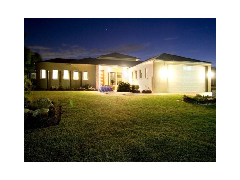 19 Avalon Street, Sandstone Point QLD 4511