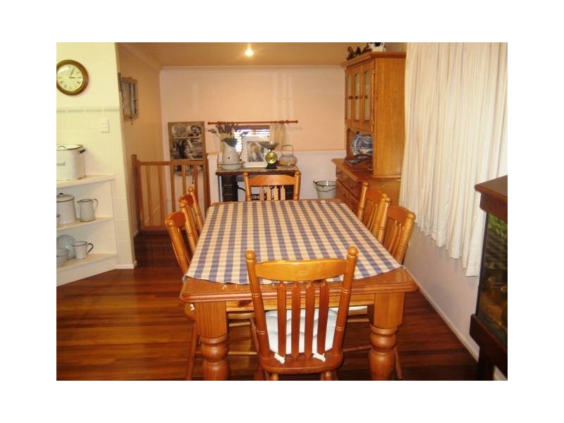 27 Frenchs Road, Petrie QLD 4502